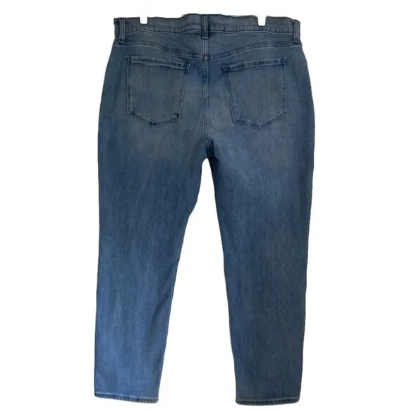 OLD NAVY Women's Clean Garcia Boyfriend Mid-Rise Straight Ankle Jeans Sz 14 - Picture 4 of 7